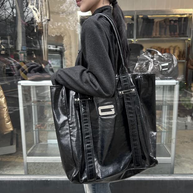 00s 빈티지 게스 XL 페이턴트 빅 토트백