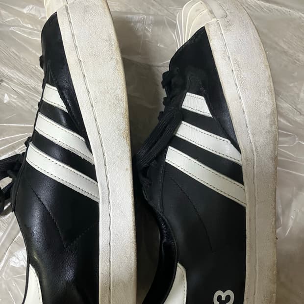 Y-3 요지스타 블랙 화이트 (285)