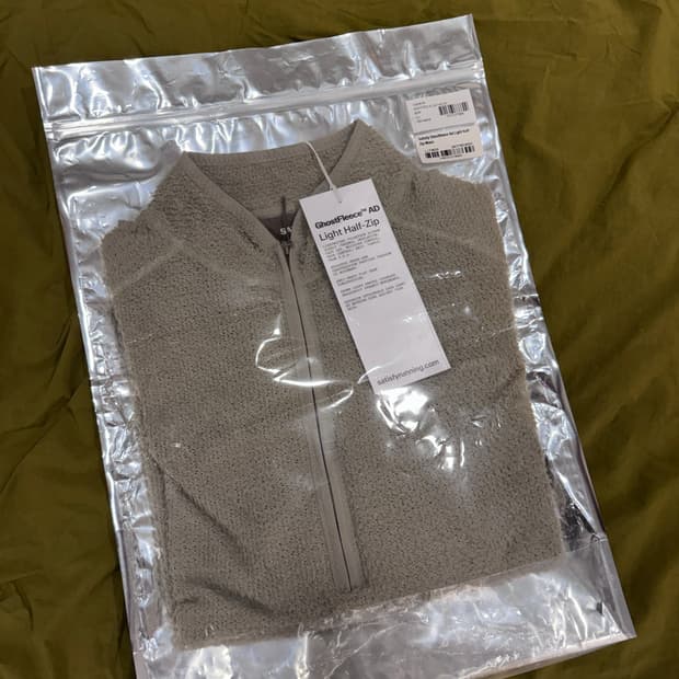 [L] 새티스파이 고스트플리스 하프짚업 문 새상품급