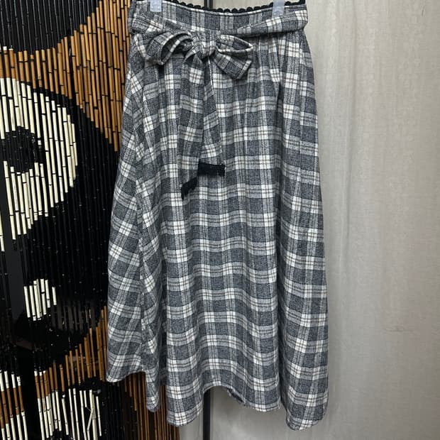 axes femme ribbon skirt