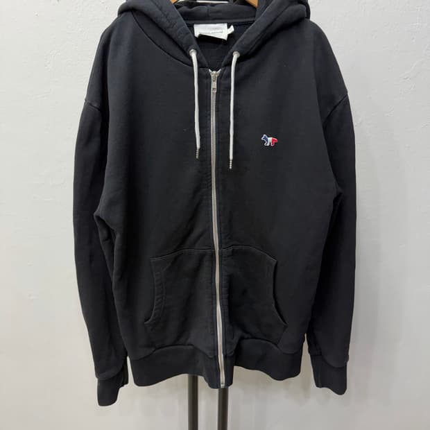 매장판정품) 메종키츠네 21ss 폭스 자수 블랙 후드집업 L