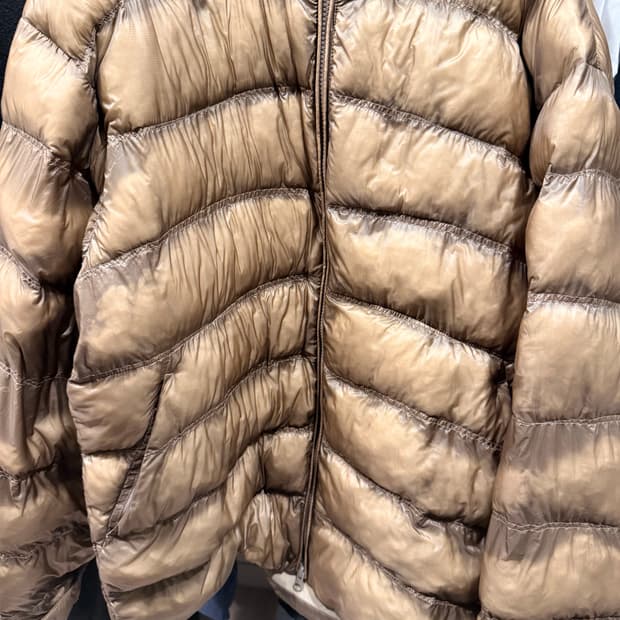 살라몬 경량패딩 L사이즈 크로스인슐레이션