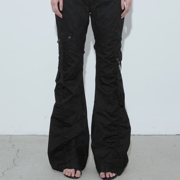 [3RD] WASHED SHIRRING CARGO PANTS, BLACK