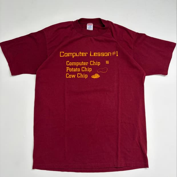 90s Chip Joke Tee (burgundy)