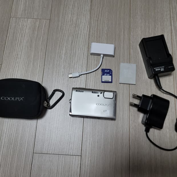 니콘 쿨픽스 s52 디카