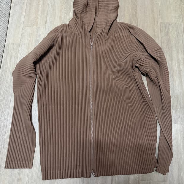 homme plisse hoodie