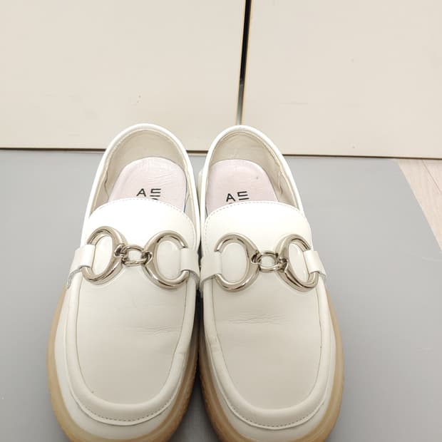 AEGO이고프리덤랩 23년 소가죽 스니커즈 로퍼 화이트색상