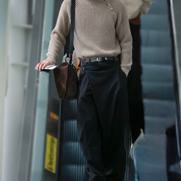 모크넥 머슬핏 나그랑 헨리넥 니트