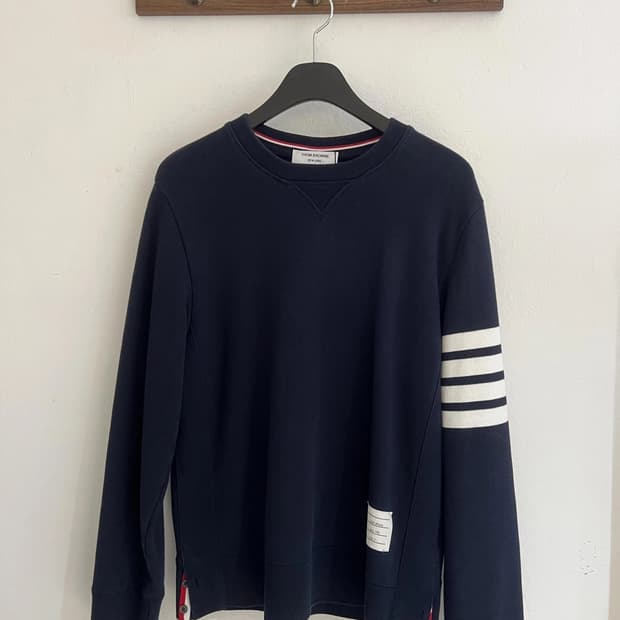 톰브라운 스웻셔츠