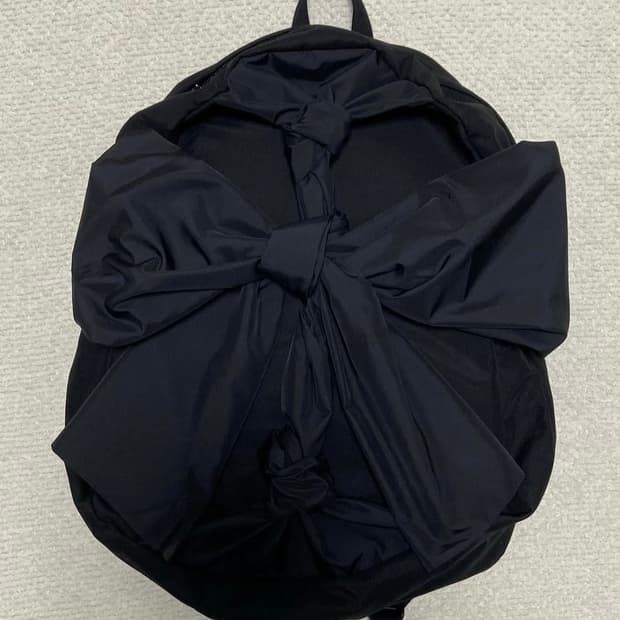 이우가마카라스 노티드 백팩 블랙