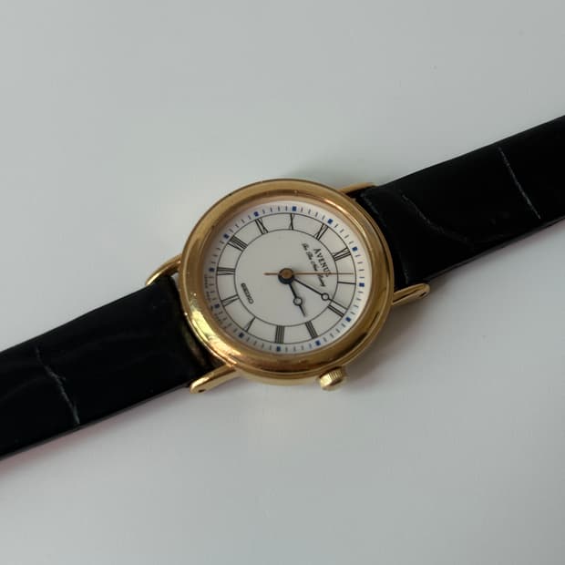 1980s Avenue Roman Gold Ladies Quartz