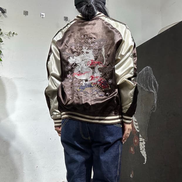 일본빈티지 일심여경 y2k 브라운 용 자수 스카잔 L