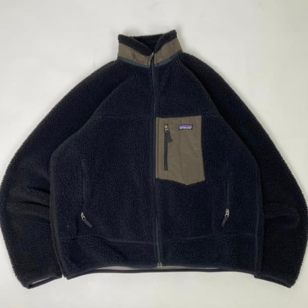 09 Patagonia retro x black