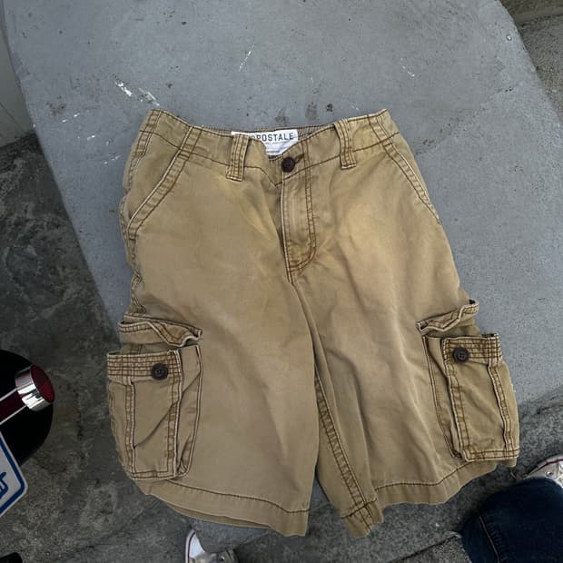 Aeropostale Beige Cargo Shorts