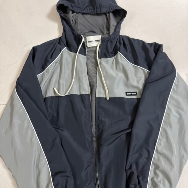 미우미우 25SS 런웨이 자켓 38