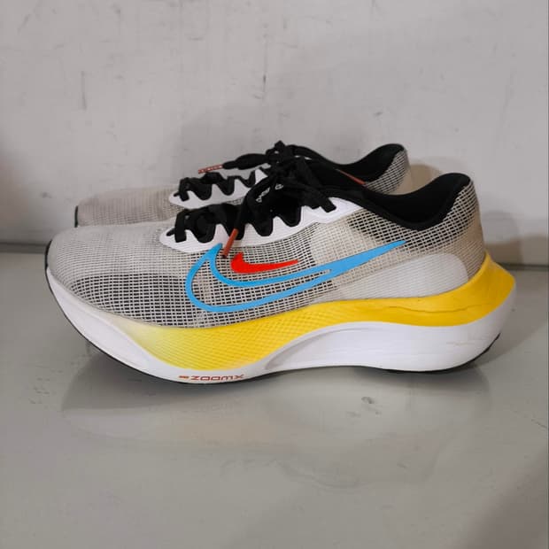 240mm 나이키 줌 플라이 5 런닝화