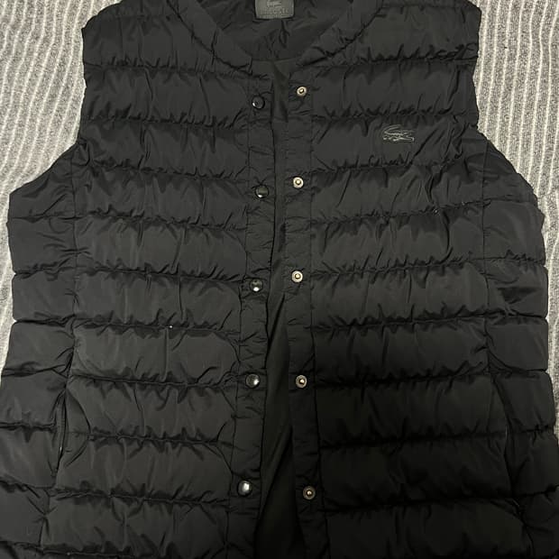 [정품 중고]여성 라코스테 패딩 조끼 블랙 36사이즈