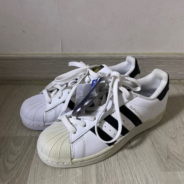 아디다스 슈퍼스타 C77124 흰검 220(변색)