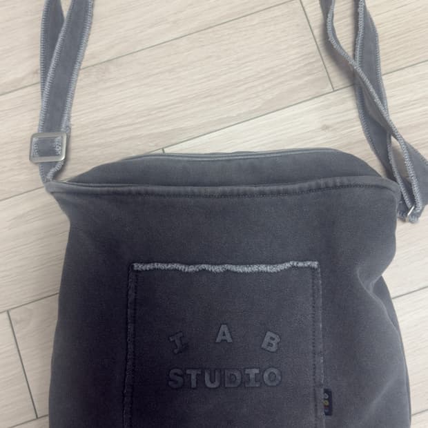 아이앱스튜디오 피그먼트백