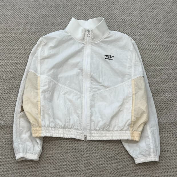 엄브로 크롭 바람막이 r4139