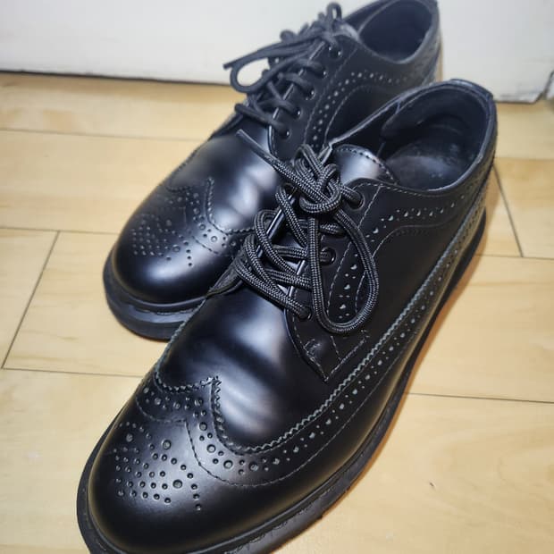 (260)닥터마틴 윙팁 블랙 더비슈즈