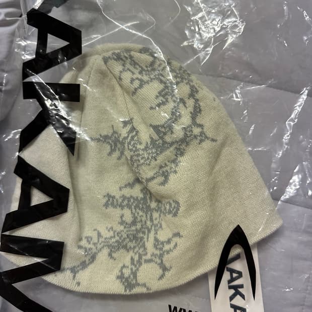 아캄 비니 화이트