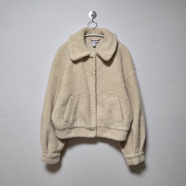 앤아더스토리즈 테디 자켓 