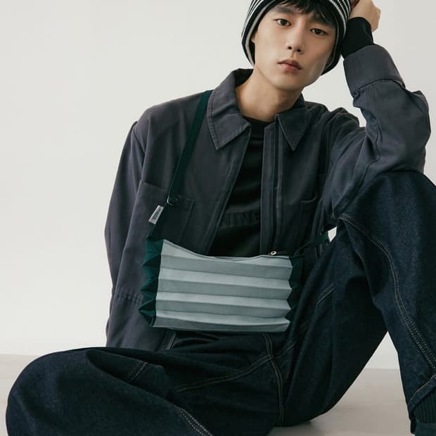 플리츠마마 샤코슈백 딥그린(남녀공용)