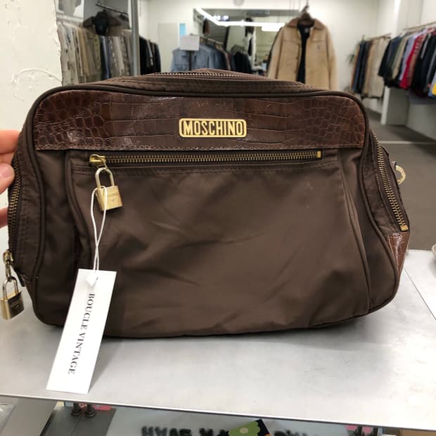 모스키노 일본 생산 크로스백