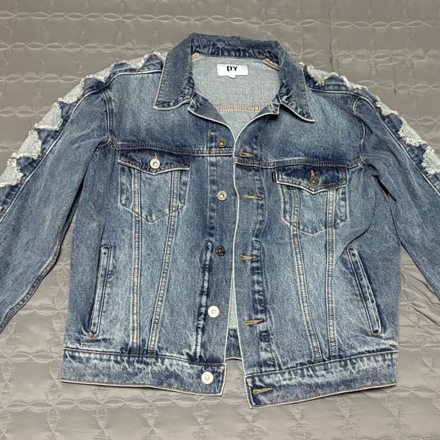 오와이 다이아몬드 커팅 워시드 데님 트러커 자켓 1사이즈