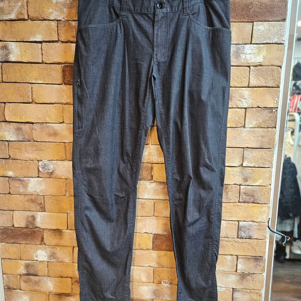 아크테릭스 A2B 커뮤터 팬츠