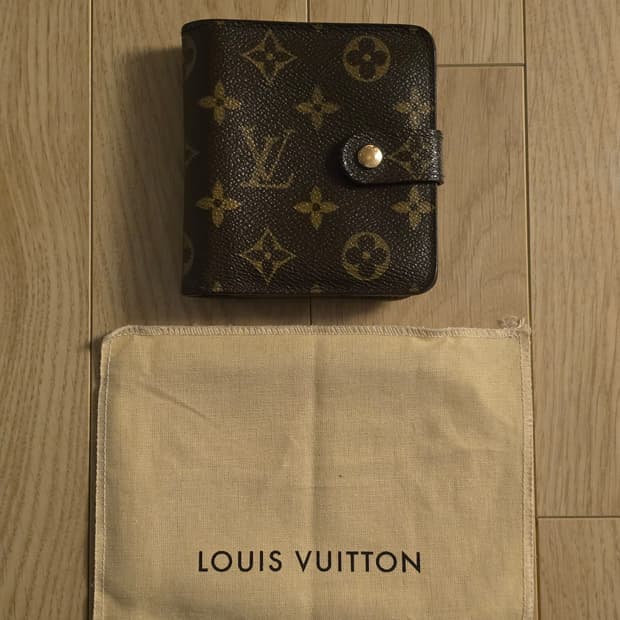 루이비통 모노그램 컴팩트 지퍼 월렛