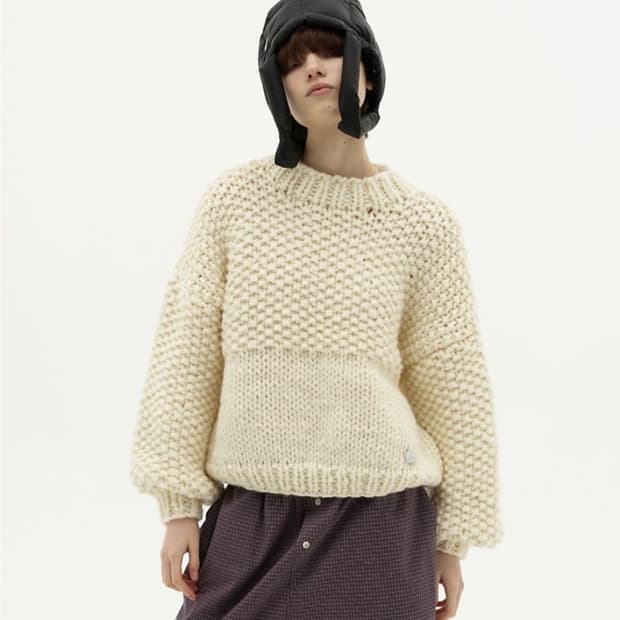 베뉴먼트 VENUMENT 핸드 니트 스웨터