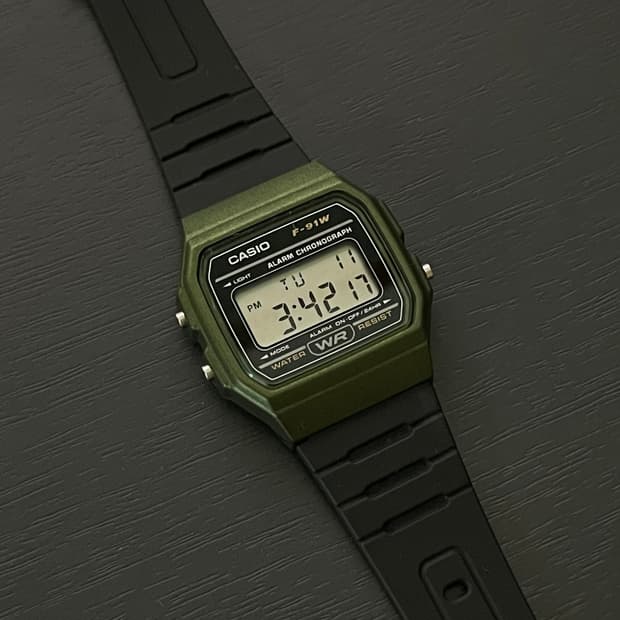 카시오 F-91W-3 카키 그린 빈티지 레트로 디지털 시계
