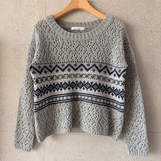 로리팜 울 혼방 패턴 여성 니트 스웨터