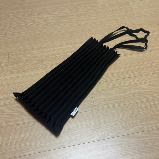 이세이미야케 미 플리츠 숄더백