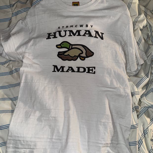 마당을 나온 암탉 초록이 티셔츠