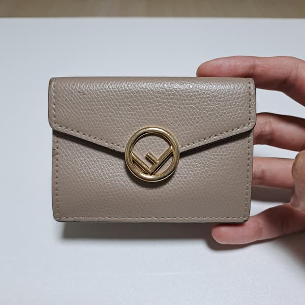 [100%/정품] 펜디 트리폴드 가죽 반지갑, 펜디지갑,펜디반지갑