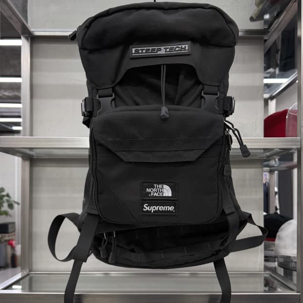 슈프림 x 노스페이스 스팁테크 백팩