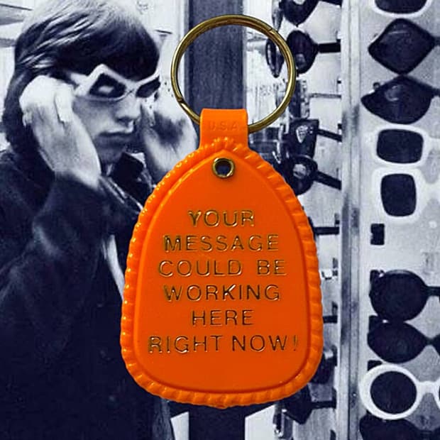 Vintage 90s Keyring