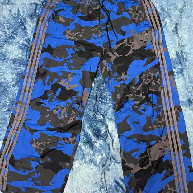 아디다스 카모 팬츠