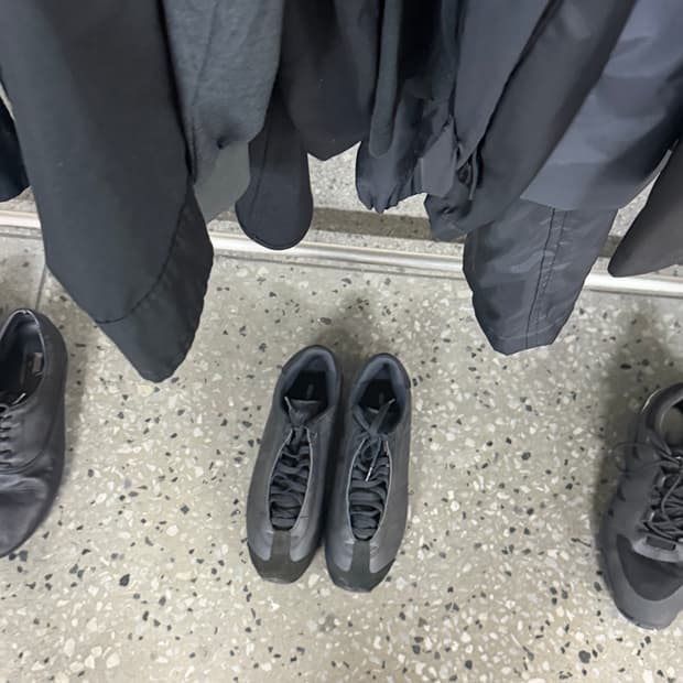 이세이미야케 스니커즈