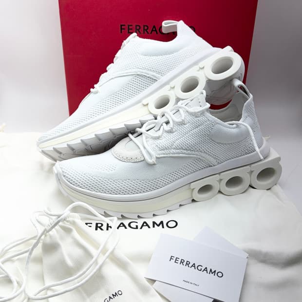 정품)페라가모스나커즈260