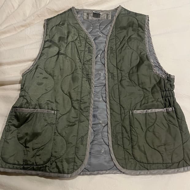 Stand alone스탠드 얼론 퀼팅 베스트