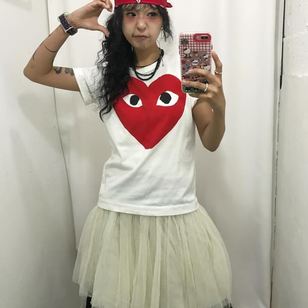 Comme Des Garcons Big Heart Wapen Tee