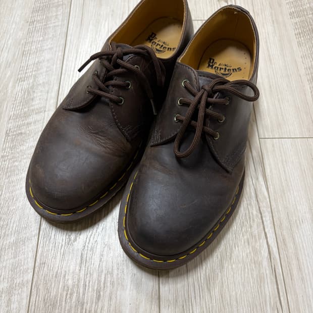닥터마틴 1461 3홀 크레이지홀스 270