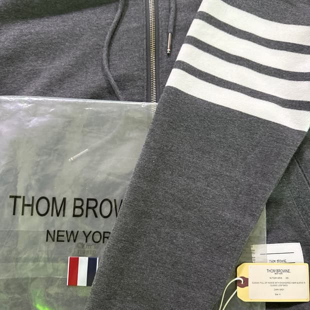 톰브라운 엔지니어드 후드집업