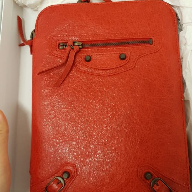 발렌시아가 클러치 아이패드 케이스