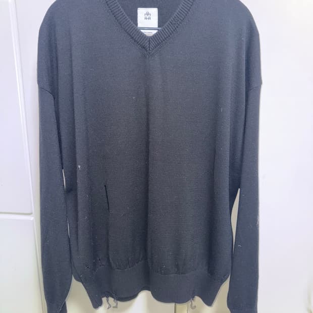 폴리테루 브이넥 데미지드 니트 블랙 2사이즈