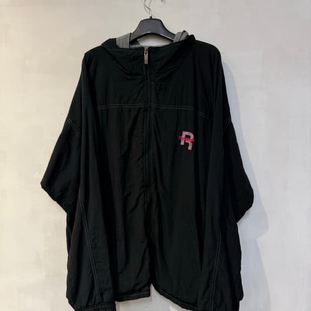 리복 블랙 바람막이